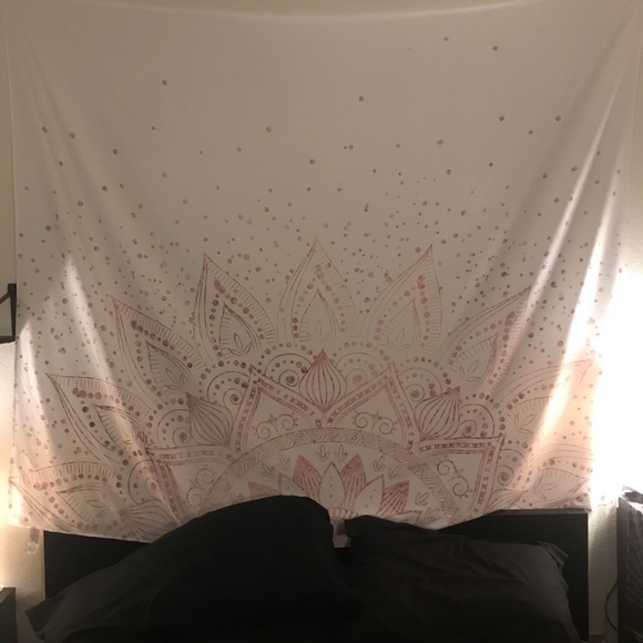 Wall Tapestry - Picture 3 of 4